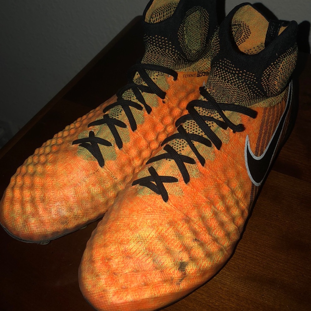 Magista obra ll cleats